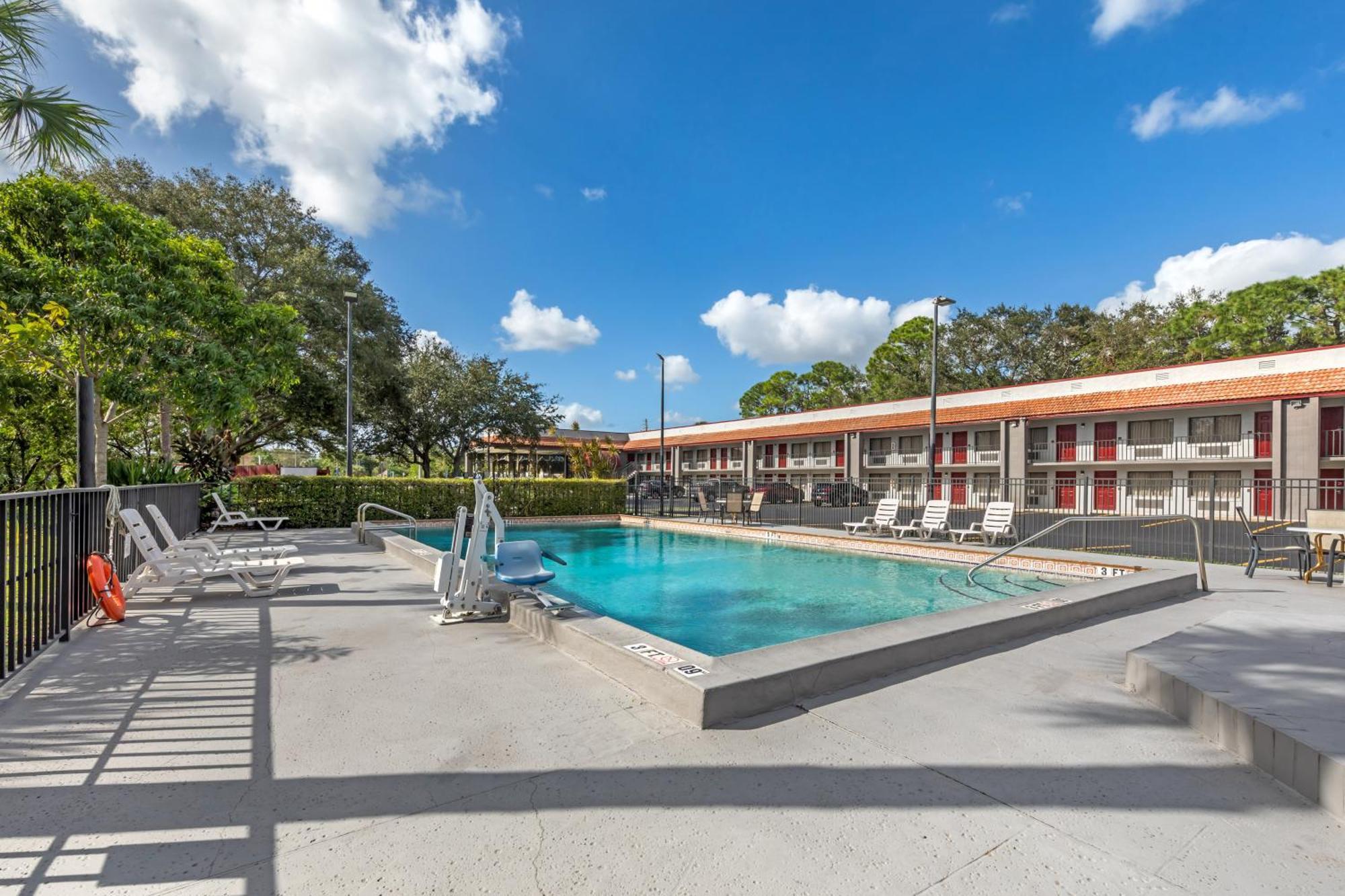 Red Roof Inn Ft Pierce Fort Pierce Esterno foto